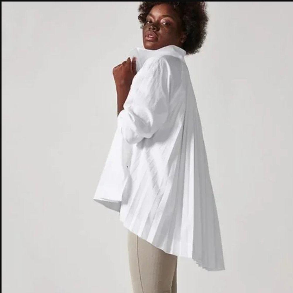 Athleta  Brand New Sojourn Pleated Back White Popover Long Sleeve Top L